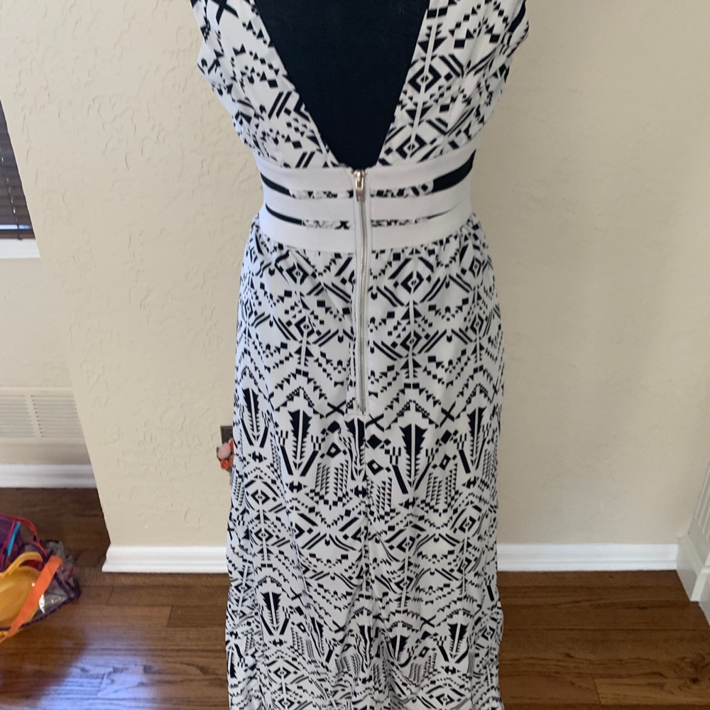 Black/white maxi dress - Picture 6 of 7